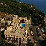 Canvas By Mitsis Belvedere 4*